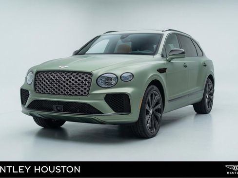 Used 2025 Bentley Bentayga Extended Wheelbase AWD/4WD image 1