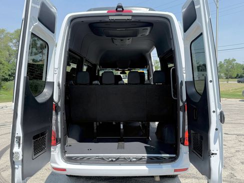 Used 2025 Mercedes-Benz Sprinter 2500 image 10