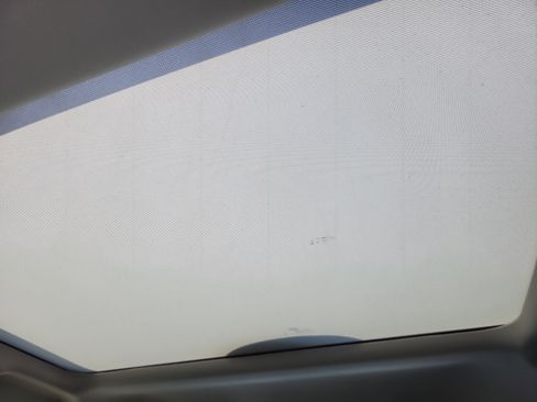 Used 2025 Land Rover Discovery S image 29