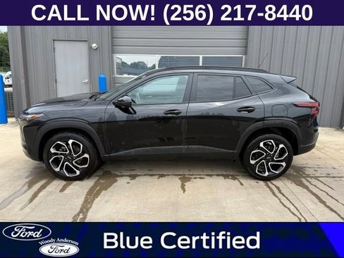 Used 2025 Chevrolet Trax RS w/ Driver Confidence Package FWD image 3