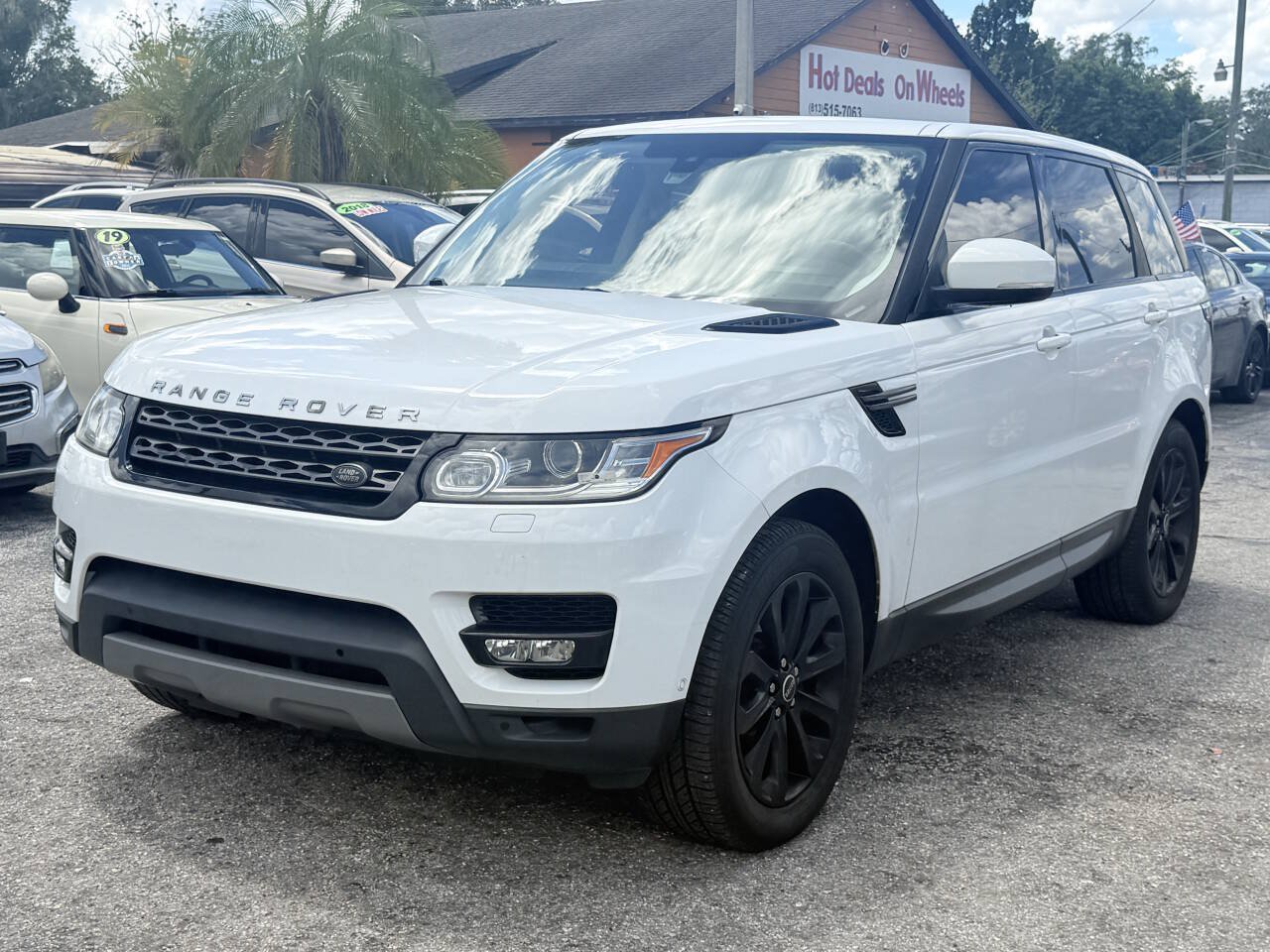 Used 2015 Land Rover Range Rover Sport SE AWD/4WD image 2