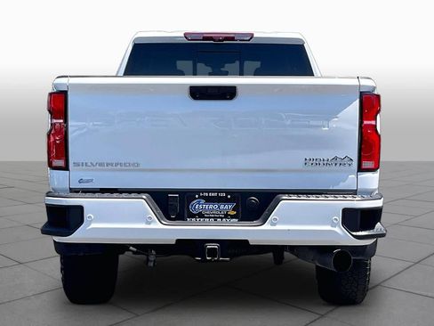 Used 2025 Chevrolet Silverado 2500 High Country w/ High Country Premium Package AWD/4WD image 5