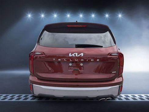 Used 2024 Kia Telluride S image 4