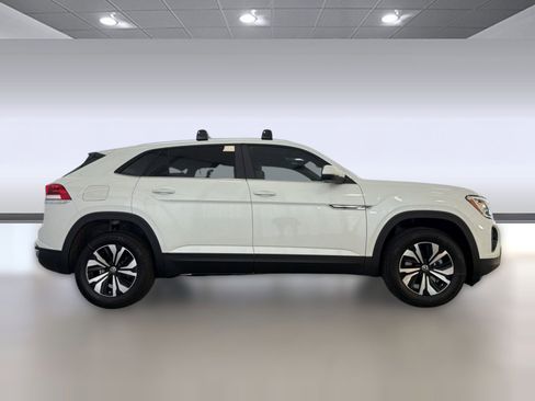 New 2026 Volkswagen Atlas Cross Sport SE image 8