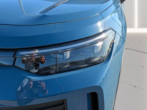 New 2026 Volkswagen Tiguan SE FWD image 7