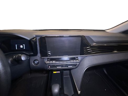 Used 2025 Toyota Camry LE FWD image 10