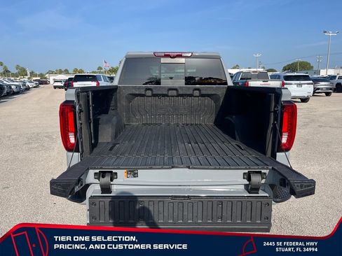 Used 2025 GMC Sierra 1500 AT4 w/ AT4 Premium Package AWD/4WD image 10