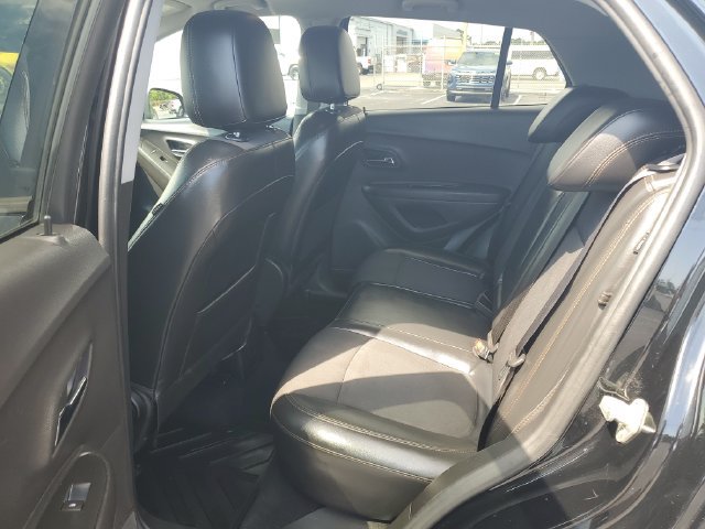 Used 2019 Chevrolet Trax LT w/ Redline Edition FWD image 10