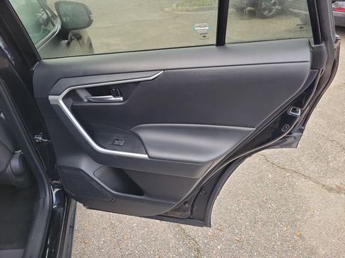 Used 2024 Toyota RAV4 XLE FWD image 33