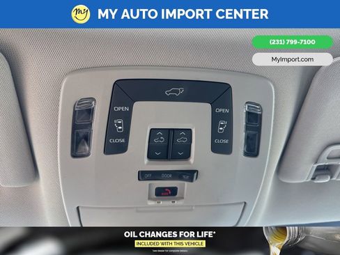 Used 2023 Toyota Sienna XLE AWD/4WD image 23