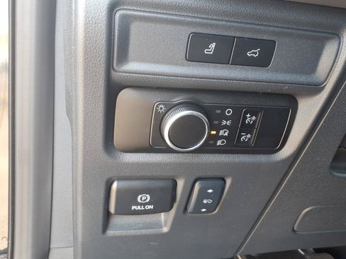 Certified 2024 Ford Expedition XLT RWD image 19
