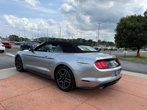 Used 2022 Ford Mustang Premium RWD image 4