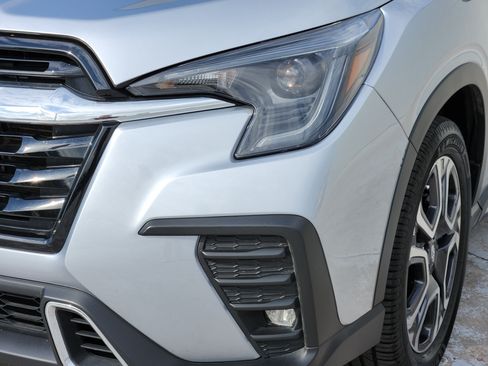 Used 2023 Subaru Ascent Touring AWD/4WD image 11