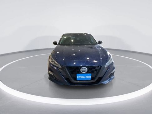 Used 2019 Nissan Altima 2.5 SR w/ SR Premium Package AWD/4WD image 3