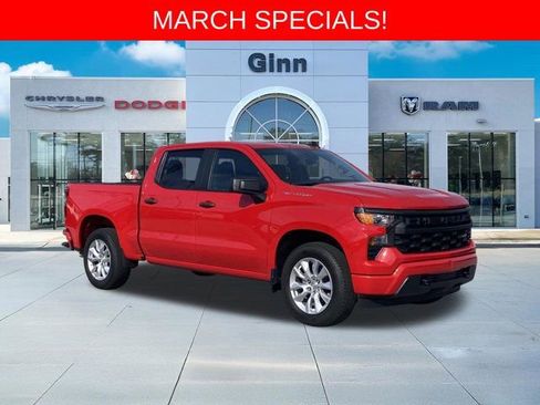 Used 2024 Chevrolet Silverado 1500 Custom image 1