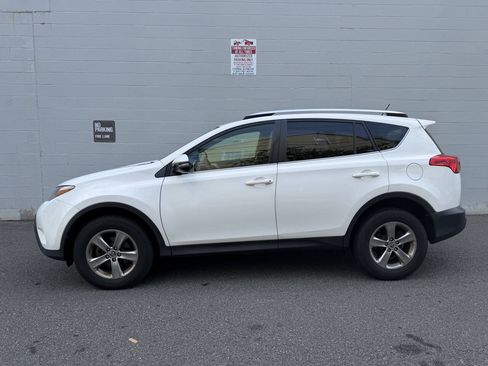 Used 2015 Toyota RAV4 XLE AWD/4WD image 3