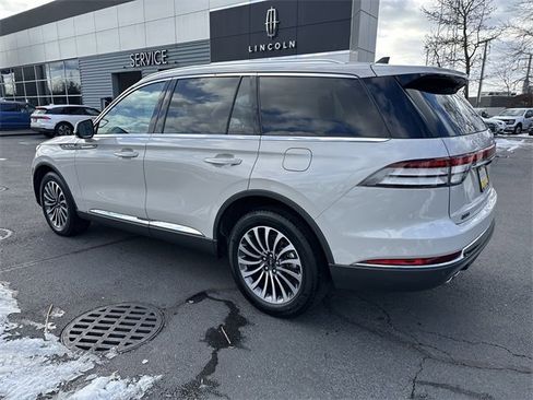 Certified 2023 Lincoln Aviator Standard w/ Premium Package image 7