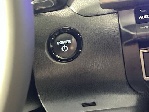 Used 2025 Toyota Camry SE FWD image 23