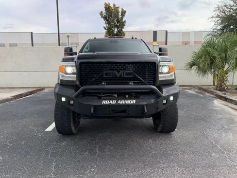 Used 2016 GMC Sierra 2500 Denali w/ Duramax Plus Package AWD/4WD image 2