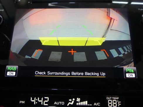 Used 2019 Subaru Outback 2.5i Limited w/ Popular Package #2 AWD/4WD image 13