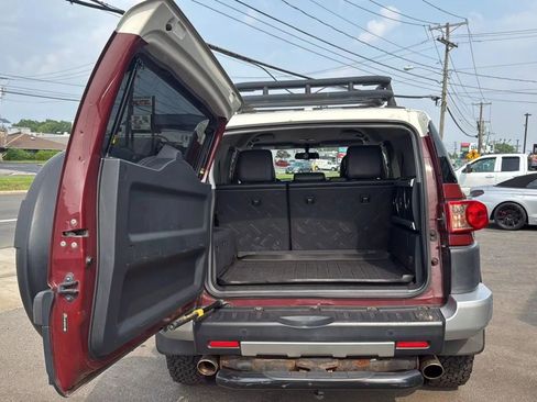 Used 2011 Toyota FJ Cruiser 4WD image 27