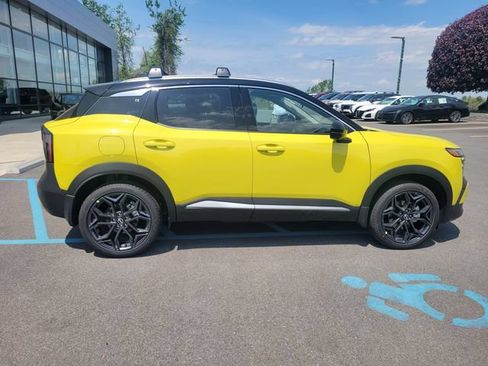New 2026 Nissan Kicks SR w/ Cold Weather Package AWD/4WD image 3