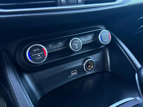 Used 2018 Alfa Romeo Stelvio AWD w/ Convenience Package image 25