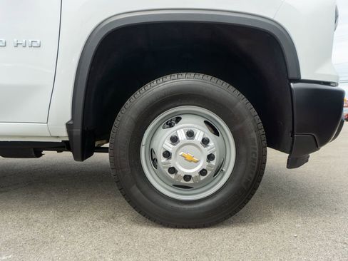 Used 2024 Chevrolet Silverado 3500 W/T image 10