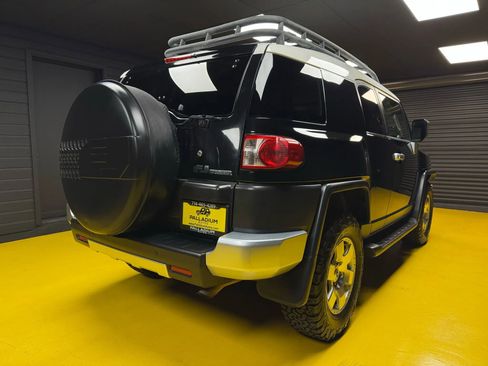 Used 2007 Toyota FJ Cruiser 4WD image 6