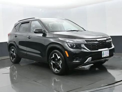 Used 2025 Kia Seltos S FWD image 2