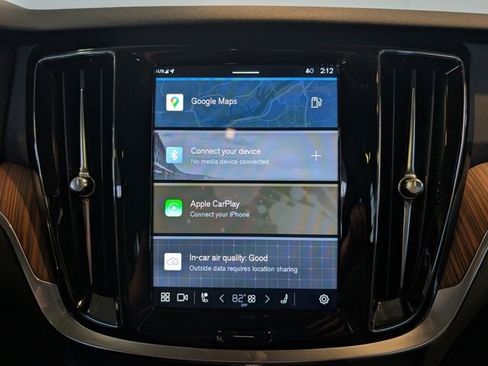 Used 2025 Volvo V60 B5 Cross Country Plus image 15