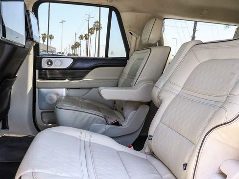 Used 2021 Lincoln Navigator L Black Label w/ Cargo Convenience Package AWD/4WD image 28