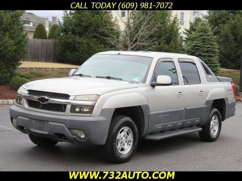 Used 2004 Chevrolet Avalanche 4x4 image 1