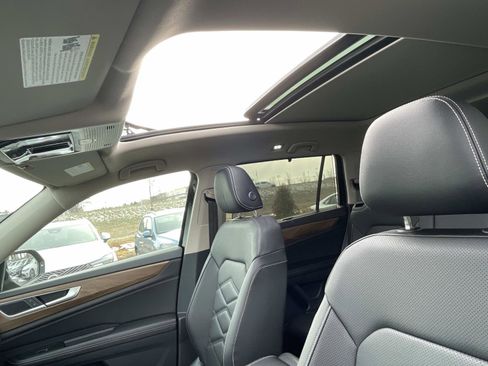 New 2026 Volkswagen Atlas SE FWD image 21