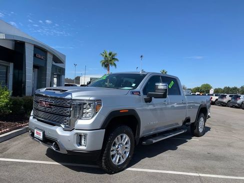 Used 2022 GMC Sierra 2500 Denali AWD/4WD image 2