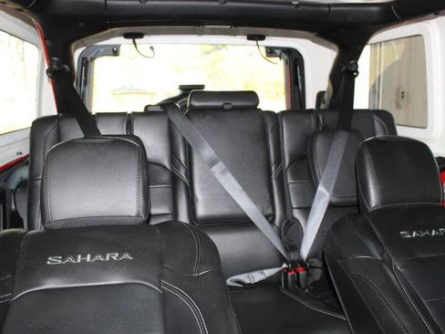 Used 2022 Jeep Wrangler Unlimited Sahara w/ Cold Weather Group image 15