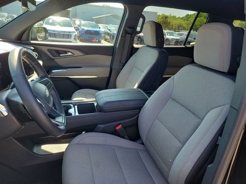 Certified 2026 Chevrolet Traverse LT w/ Driver Confidence Package FWD image 19