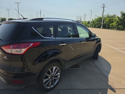 Used 2016 Ford Escape SE w/ SE Chrome Package AWD/4WD image 3