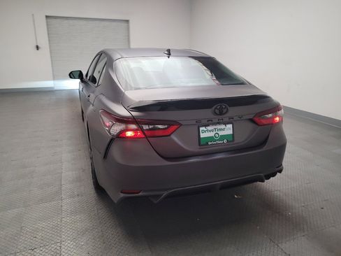 Used 2021 Toyota Camry SE image 6