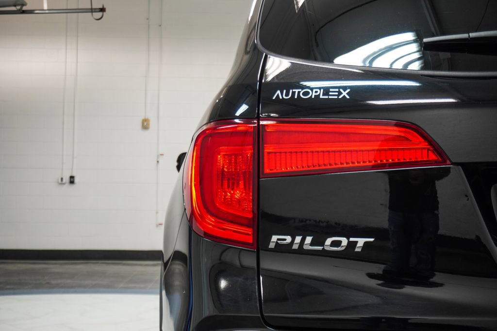 Used 2017 Honda Pilot Touring image 39