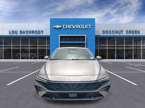 Used 2025 Hyundai Elantra SEL FWD image 3