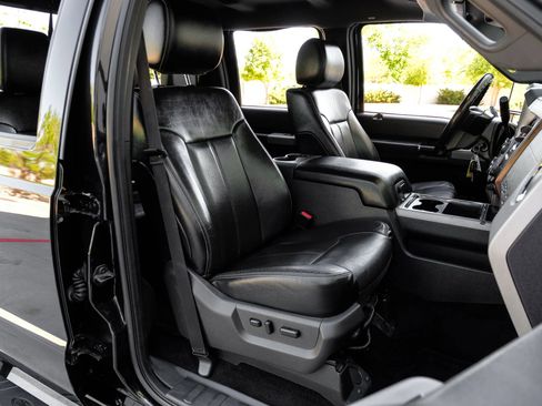 Used 2013 Ford F250 Lariat image 39