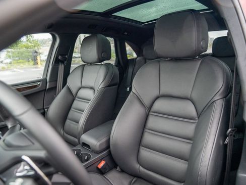 New 2026 Porsche Macan image 5