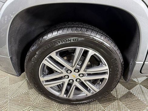 Used 2023 Chevrolet Traverse High Country image 16