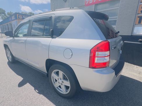 Used 2010 Jeep Compass Sport image 6