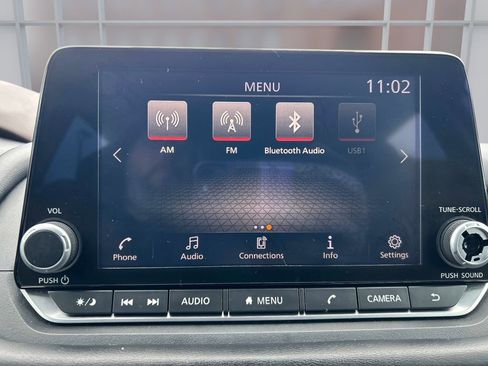 Used 2023 Nissan Rogue S image 29