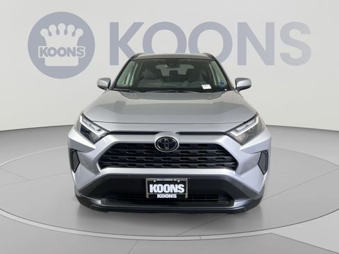 Used 2025 Toyota RAV4 XLE AWD/4WD image 4