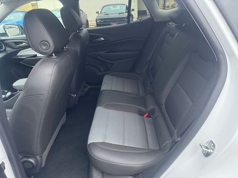 Used 2025 Chevrolet Trax LT image 20