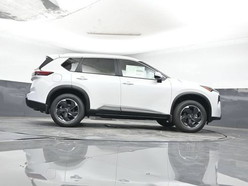Used 2026 Nissan Rogue SV w/ SV Premium Package AWD/4WD image 14