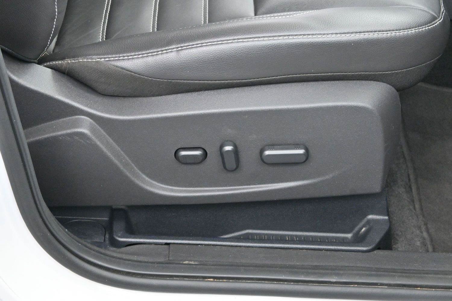 Used 2017 Ford Escape Titanium FWD image 33